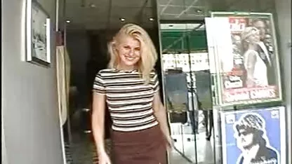 మరియు శృంగార వీడియోలను నమోదు చేయకుండా వదిలివేయండి