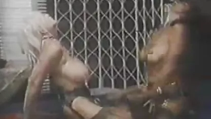 కాండీ ఉస్చి ఎడారి & 60 తర్వాత MILF ఆడుతున్న ఉదాహరణ