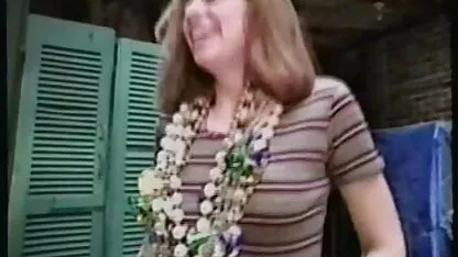 డర్టీ 1997 పరిపక్వ నగ్న మార్డి గ్రాస్‌లో కనిపిస్తుంది