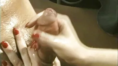 అమ్మాయిలు హ్యాండ్స్ ఫ్రీ పోర్న్ వీడియోతో దీన్ని ఇష్టపడతారు.