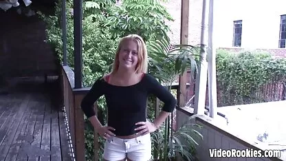 క్రేజీ హార్నీ గర్ల్ నెక్స్ట్ డోర్ సెక్స్ వీడియో