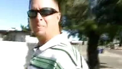 కొంటె రష్యన్ వీడియో లాగా ఉంది