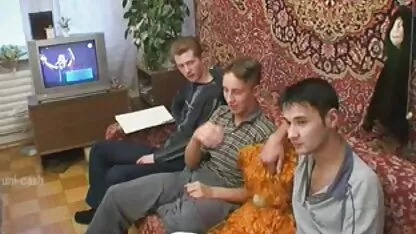 పరిపక్వ రష్యన్ పార్ట్ 1 యొక్క 4 వీడియో సెక్స్ అల్మారాలు