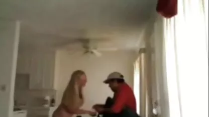 లక్కీ పిజ్జా, సెక్స్