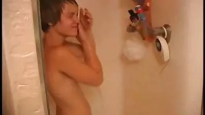 మూడవ రొమాంటిక్ సెక్స్ లో యువతులు ఆన్‌లైన్