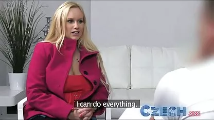 కాస్టింగ్ మీద అందగత్తెతో కమ్ తో స్ప్రే చేస్తారు