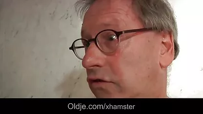 బలవంతంగా భర్త హోటల్‌లో ఉచితం