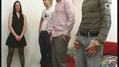 ఫ్రెంచ్ పరిపక్వ హూడీ గ్యాంగ్‌బ్యాంగ్ యువ పుస్సీ