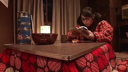 ఎండ్రకాయల పోర్న్ చదువుతున్నప్పుడు హస్త ప్రయోగం