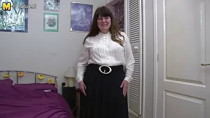 తల్లులు వెతకడానికి పుస్సీతో ఆకలితో సెక్స్ చేస్తారు