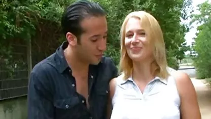 అందమైన అందగత్తె జాయిస్ అనల్ సెక్స్ చిక్కటి హెయిరీ కంట్ పొందుతాడు