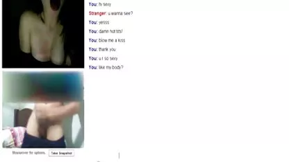 హాట్ 18 సంవత్సరాల టీన్ ఆమె టిట్స్ చూపిస్తుంది + బోనస్ టిట్స్ కూల్ పుస్సీ