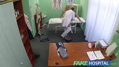 విజయవంతమైన కెరీర్ అందగత్తె తల్లి మరియు కుమార్తె సెక్స్