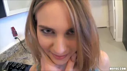 భర్త సెక్స్ పుట్టినరోజు షేవింగ్ పుస్సీ అప్ అమెచ్యూర్ షవర్ కోసం మూసివేయండి