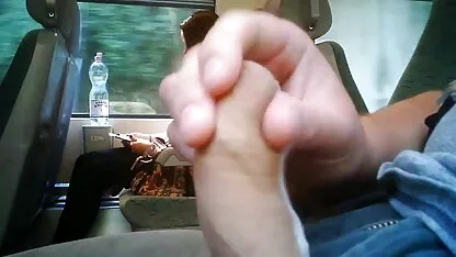 హస్త ప్రయోగం సాధన. 