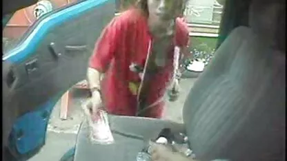 షాప్ అసిస్టెంట్ అవుట్డోర్లో te త్సాహిక సెక్స్ మూవీ