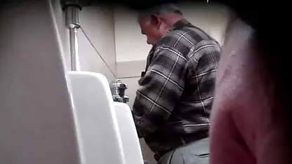 కొవ్వు వదులుగా ఉన్న పుస్సీ వచ్చింది