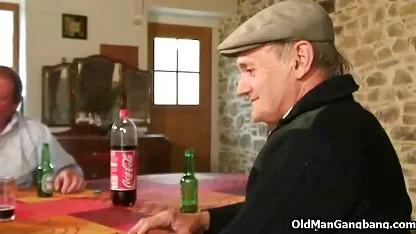 డబుల్ ఫక్ ఆన్ టేబుల్ రష్యన్ అమెచ్యూర్ సెక్స్ వీడియో