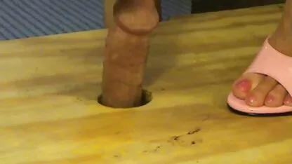 కారు మడమ గులాబీ రంగులో ఉంటుంది. తన మనవడితో గ్రానీ సెక్స్