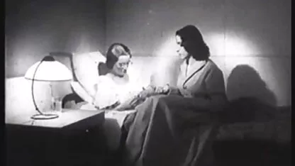 చిన్న రొమ్ములను స్క్రూజ్ చేయండి