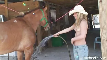 నగ్న అమ్మాయిలు గాడిదలో సెక్స్ కోసం ఉచితం